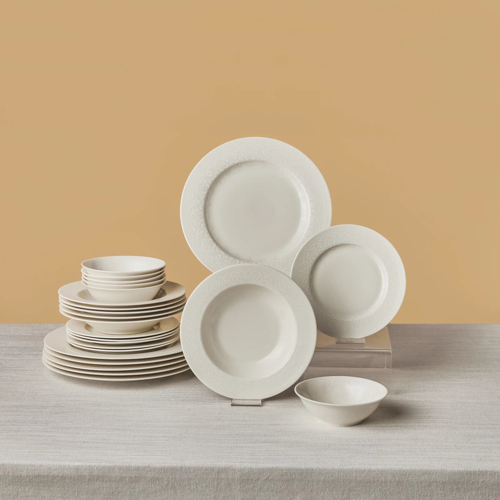 Karaca New Dome Tafelservice für 6 Personen, 24-teilig, Weiß